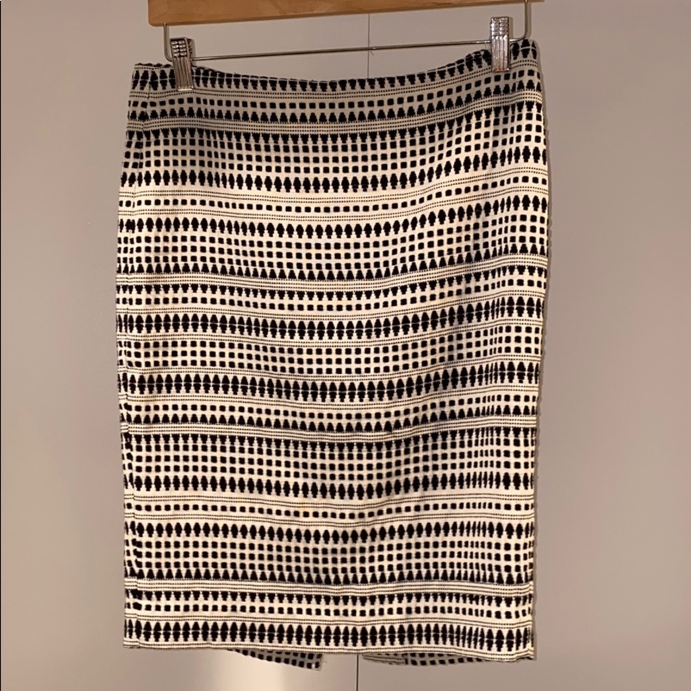 Black and white Loft pencil skirt